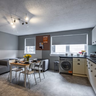 5 Bed Townhouse Standard - Image 2